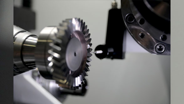 在GCX线性ANCA上实现了行业首创的削皮刀具的过程测量